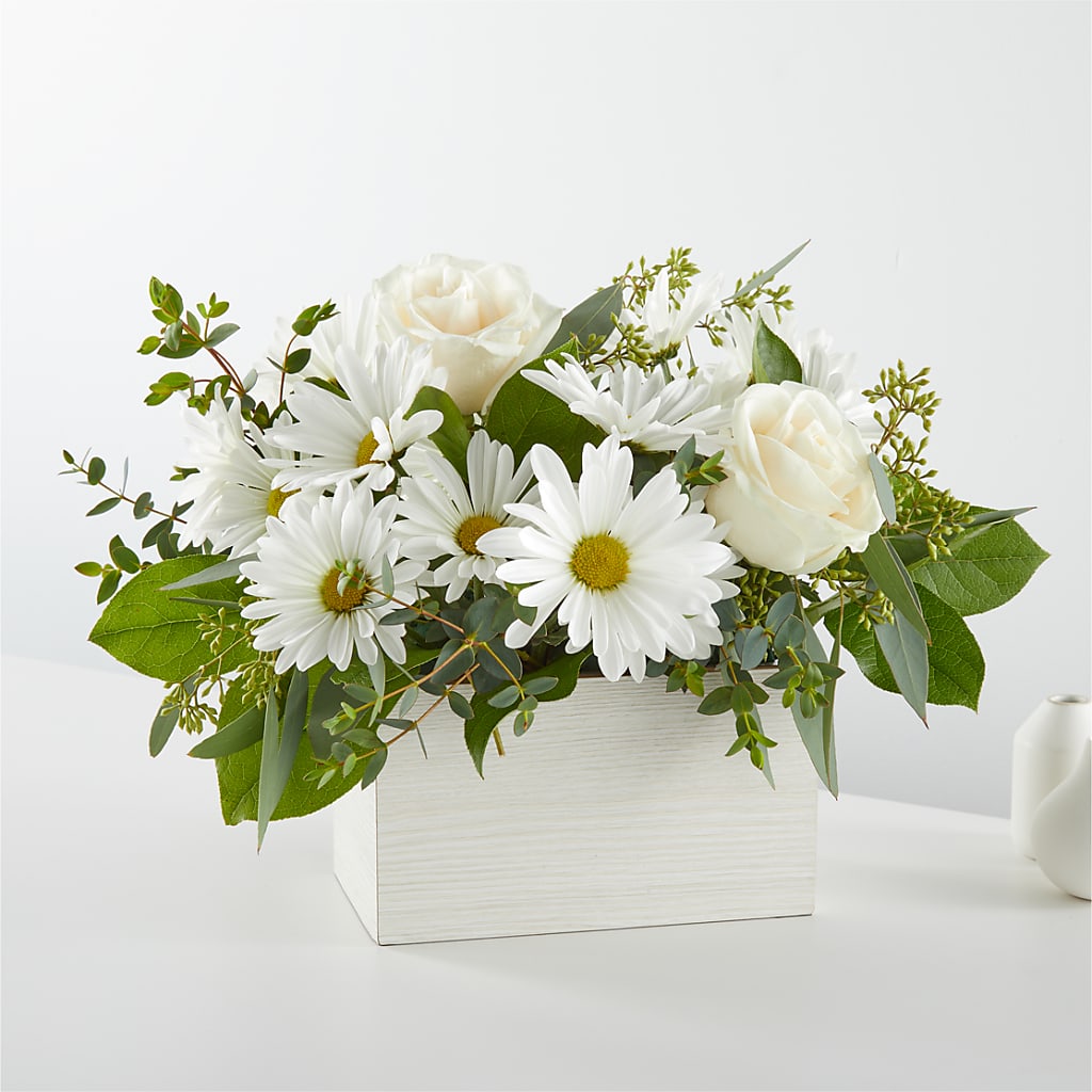 Fresh Linen Box Bouquet – Dickson Florist, Dickson TN