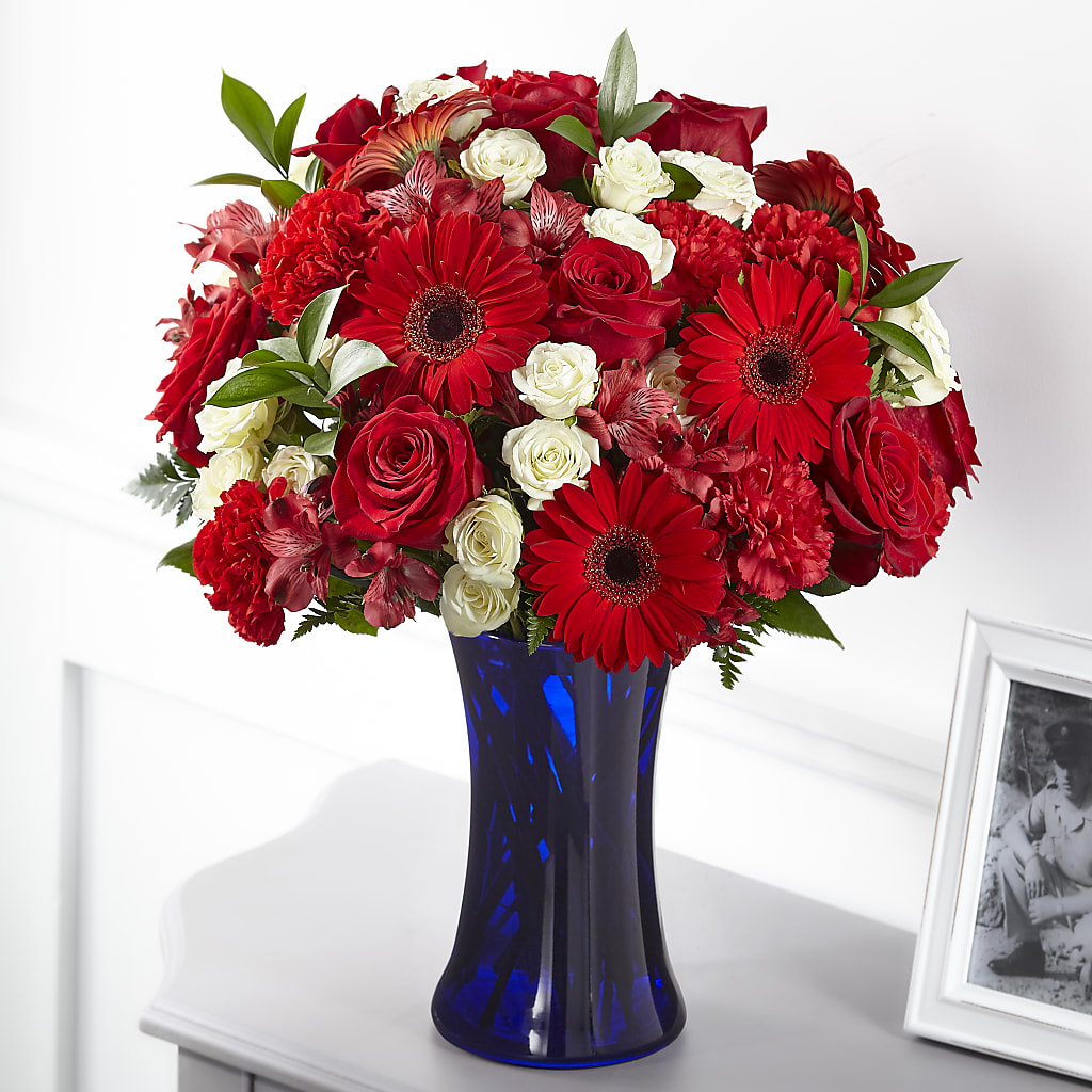 Hearts Embrace Bouquet – Dickson Florist, Dickson TN