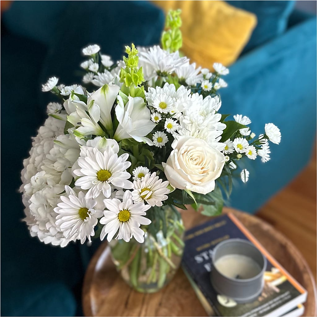 Classic Ivory – A Florist Original – Dickson Florist, Dickson TN