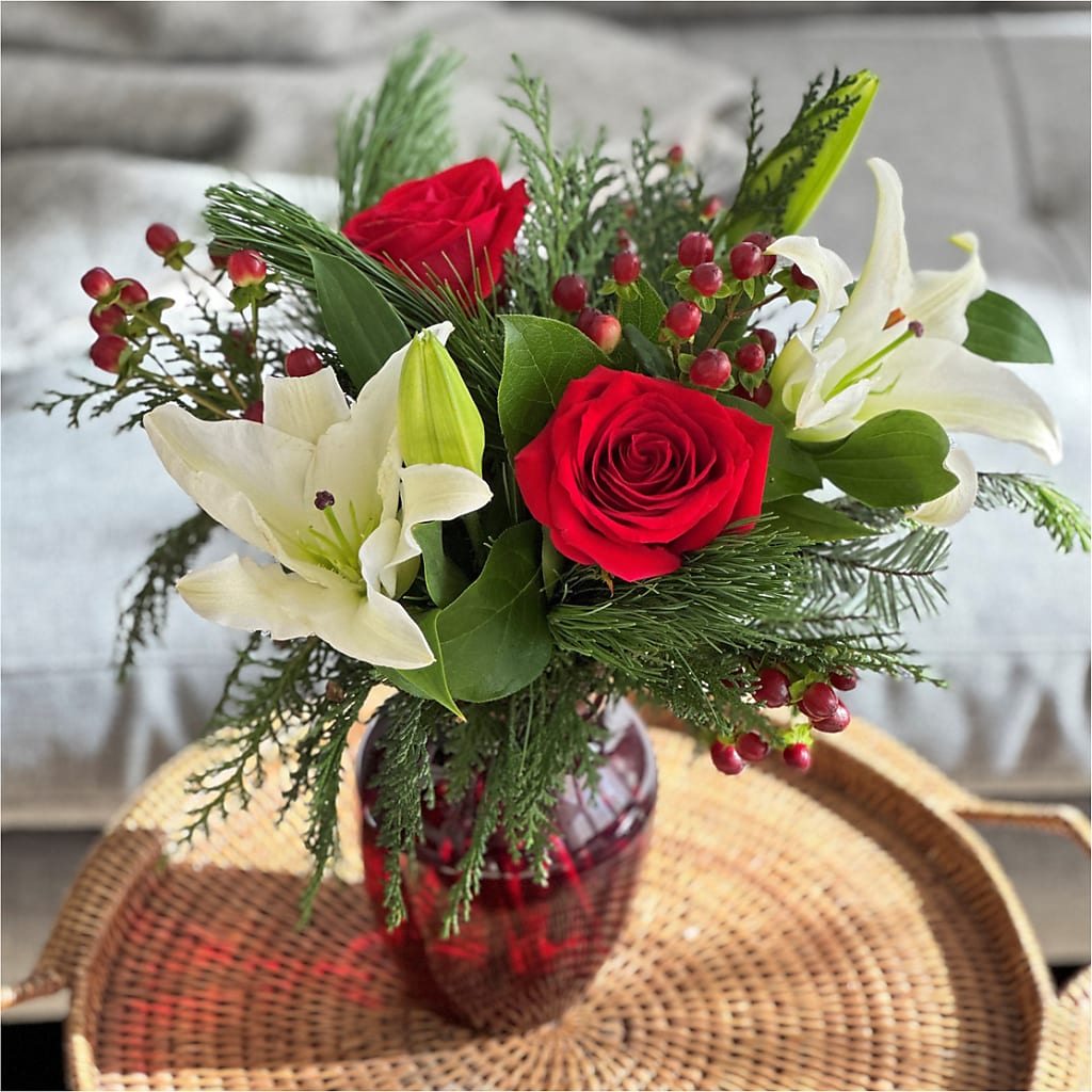 Evergreen Delight Bouquet – Dickson Florist, Dickson TN