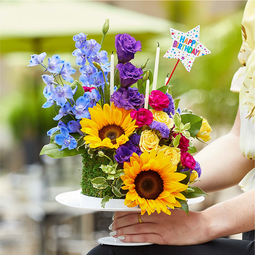 Star of the Day Floral Cake – Dickson Florist, Dickson TN