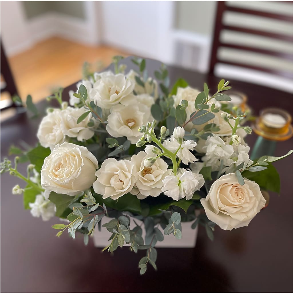 Fresh Linen Box Bouquet –  Dickson Florist, Dickson TN