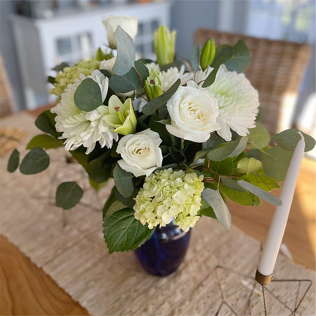 Snowy Dreams Bouquet –  Dickson Florist, Dickson TN